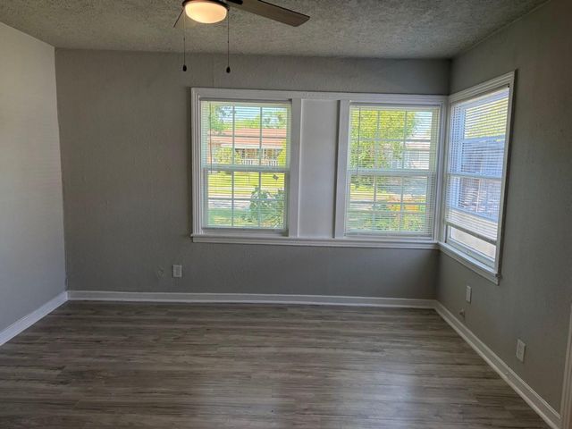 5962 Belarbor Street, Houston, TX 77033