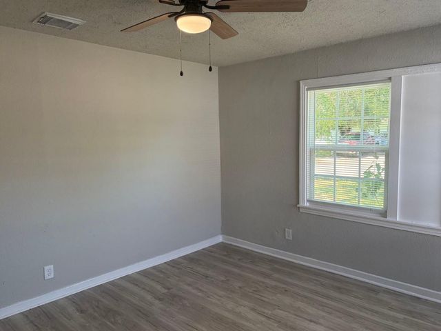 5962 Belarbor Street, Houston, TX 77033