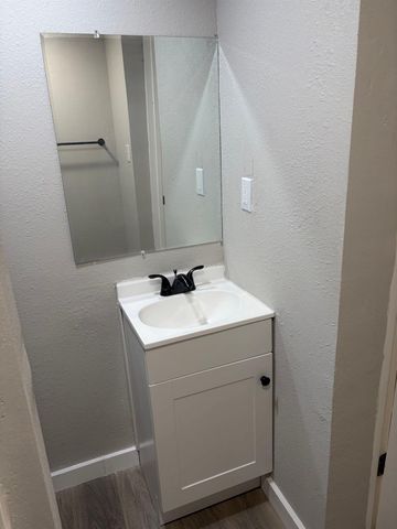 5962 Belarbor Street, Houston, TX 77033