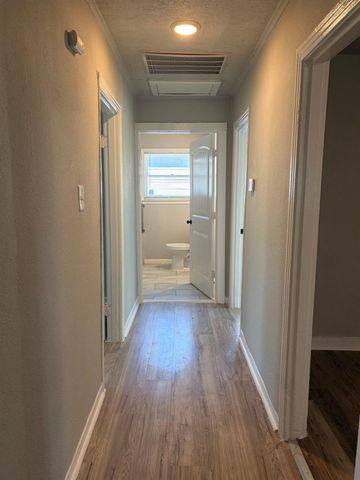 5962 Belarbor Street, Houston, TX 77033