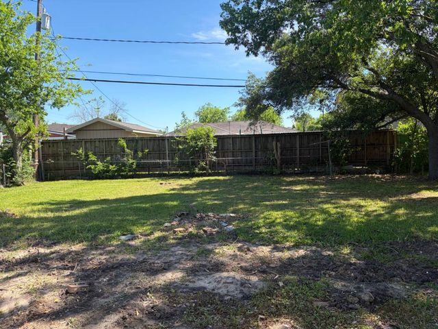 5962 Belarbor Street, Houston, TX 77033