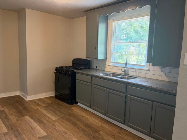 5962 Belarbor Street, Houston, TX 77033