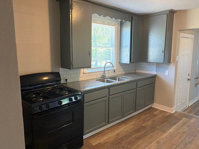 5962 Belarbor Street, Houston, TX 77033