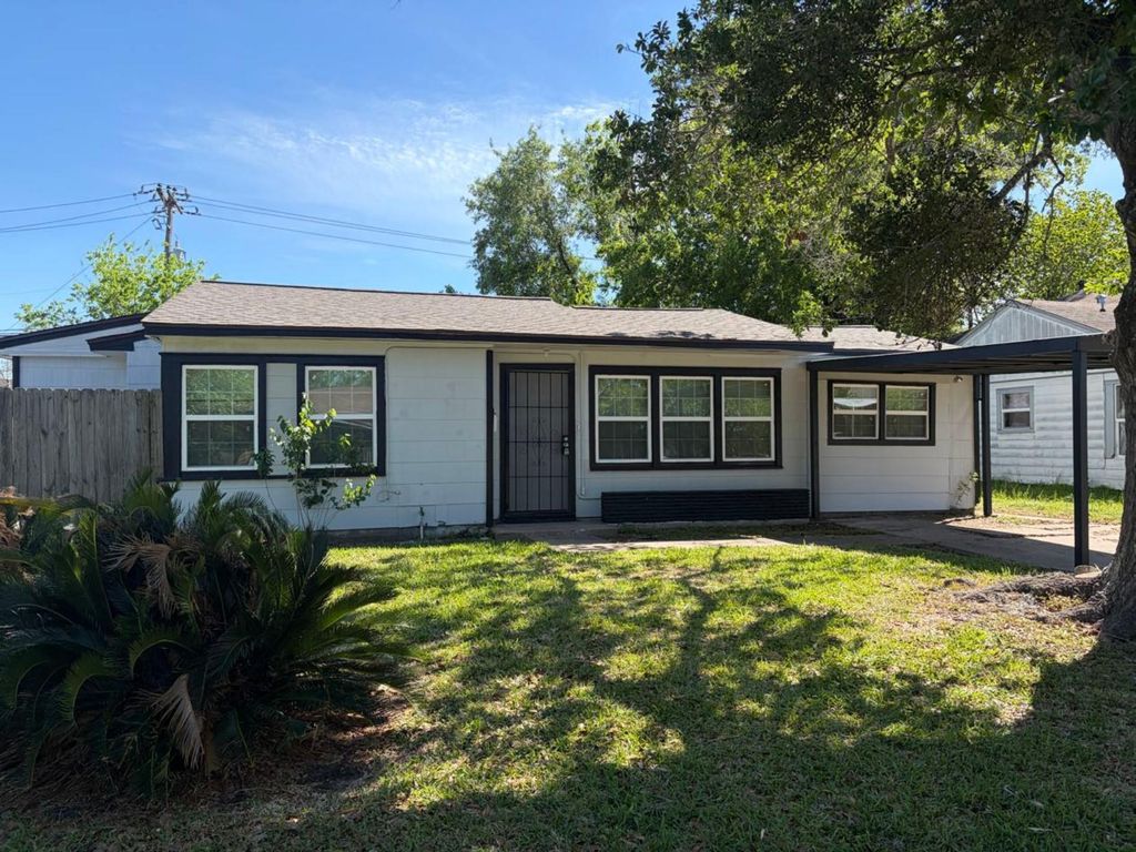 5962 Belarbor Street, Houston, TX 77033