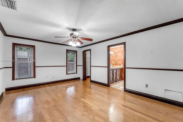 5961 SW 56th Ter, South Miami, FL 33143