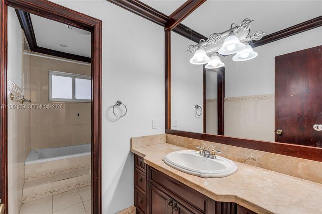 5961 SW 56th Ter, South Miami, FL 33143