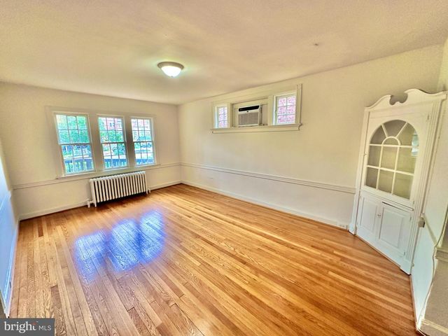 4422 GREENWICH PKWY NW, Washington, DC 20007