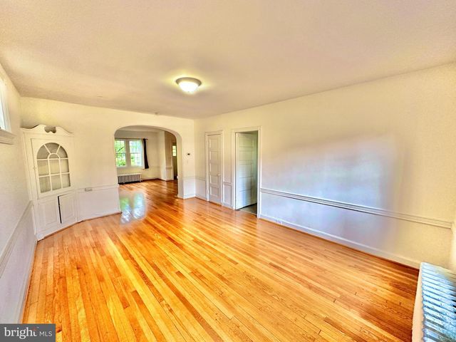 4422 GREENWICH PKWY NW, Washington, DC 20007