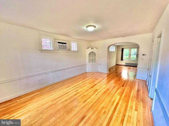 4422 GREENWICH PKWY NW, Washington, DC 20007