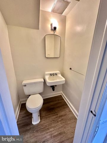 4422 GREENWICH PKWY NW, Washington, DC 20007