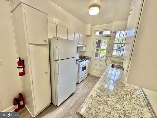 4422 GREENWICH PKWY NW, Washington, DC 20007