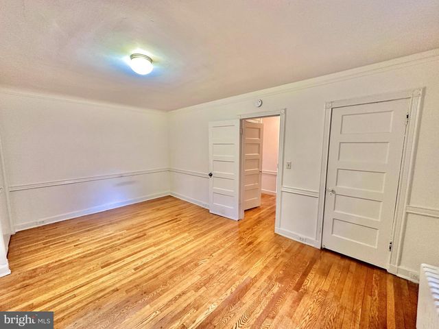 4422 GREENWICH PKWY NW, Washington, DC 20007