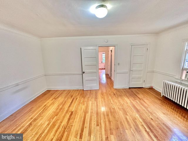4422 GREENWICH PKWY NW, Washington, DC 20007