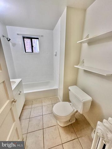 4422 GREENWICH PKWY NW, Washington, DC 20007