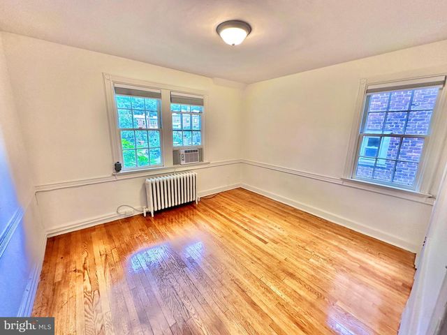 4422 GREENWICH PKWY NW, Washington, DC 20007