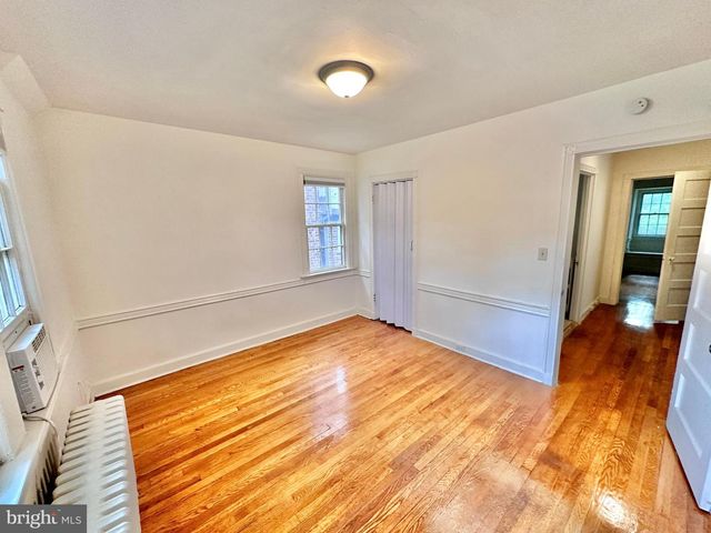 4422 GREENWICH PKWY NW, Washington, DC 20007