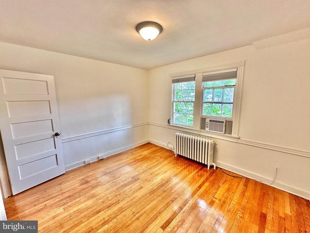4422 GREENWICH PKWY NW, Washington, DC 20007