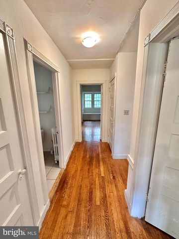4422 GREENWICH PKWY NW, Washington, DC 20007