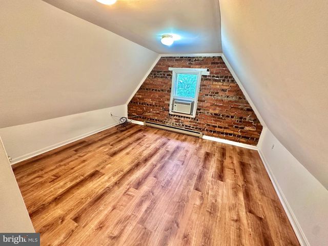 4422 GREENWICH PKWY NW, Washington, DC 20007