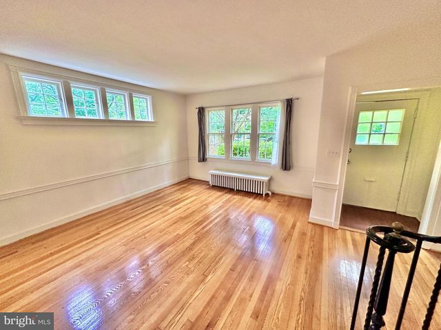 4422 GREENWICH PKWY NW, Washington, DC 20007