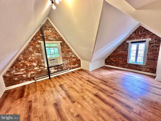 4422 GREENWICH PKWY NW, Washington, DC 20007
