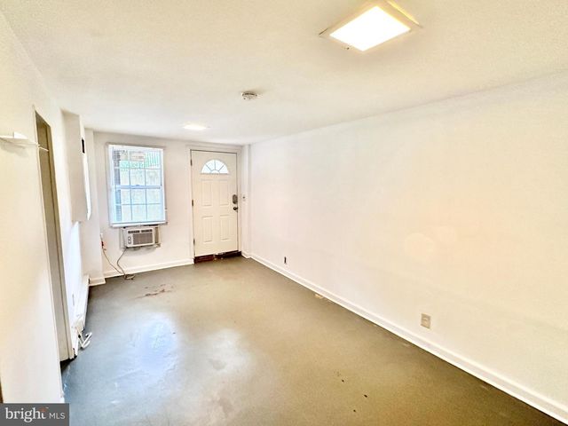 4422 GREENWICH PKWY NW, Washington, DC 20007