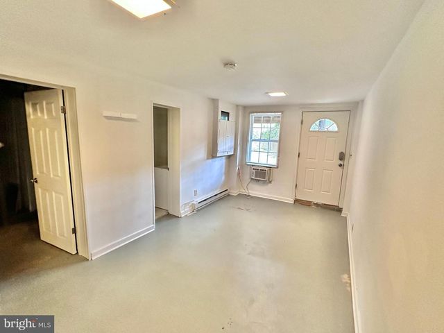 4422 GREENWICH PKWY NW, Washington, DC 20007
