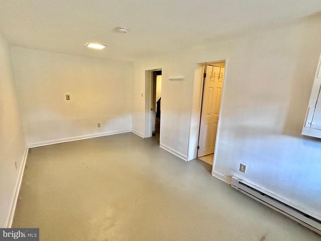 4422 GREENWICH PKWY NW, Washington, DC 20007