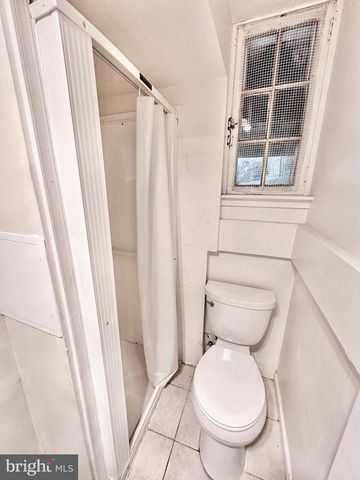 4422 GREENWICH PKWY NW, Washington, DC 20007