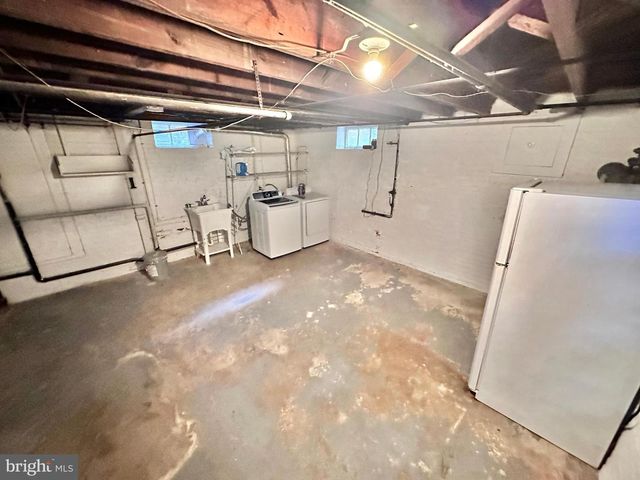 4422 GREENWICH PKWY NW, Washington, DC 20007