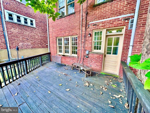 4422 GREENWICH PKWY NW, Washington, DC 20007
