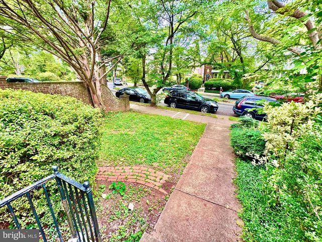 4422 GREENWICH PKWY NW, Washington, DC 20007