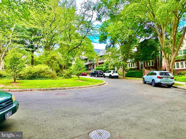 4422 GREENWICH PKWY NW, Washington, DC 20007