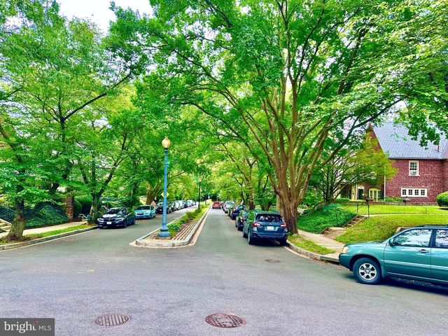 4422 GREENWICH PKWY NW, Washington, DC 20007
