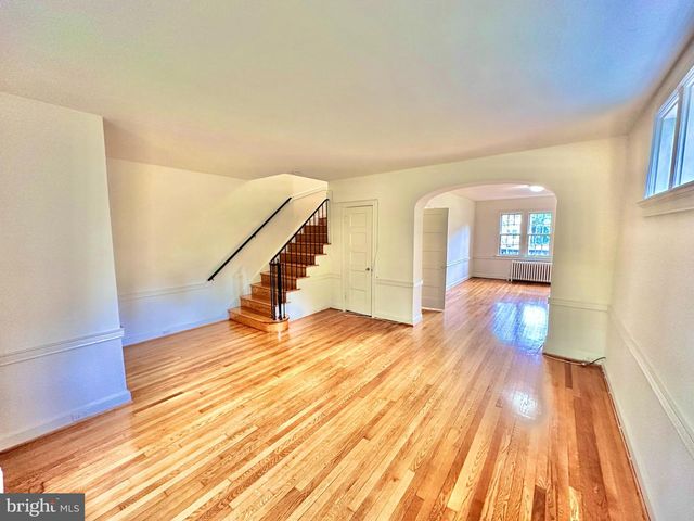 4422 GREENWICH PKWY NW, Washington, DC 20007