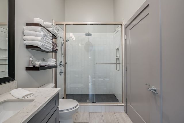 2407 8th Ave S Apt 211, Nashville, TN 37204