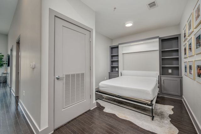 2407 8th Ave S Apt 211, Nashville, TN 37204