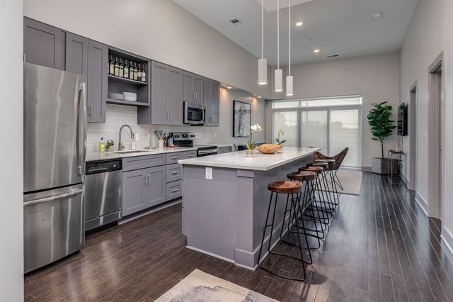 2407 8th Ave S Apt 211, Nashville, TN 37204