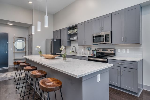 2407 8th Ave S Apt 211, Nashville, TN 37204