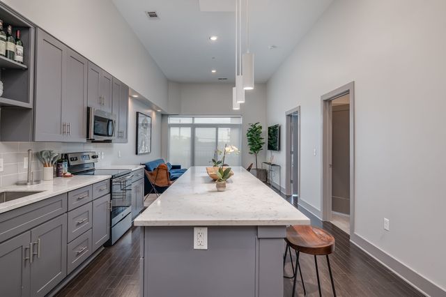 2407 8th Ave S Apt 211, Nashville, TN 37204