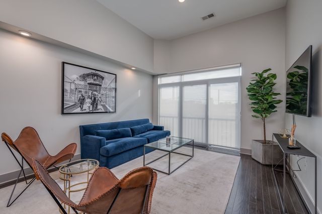 2407 8th Ave S Apt 211, Nashville, TN 37204