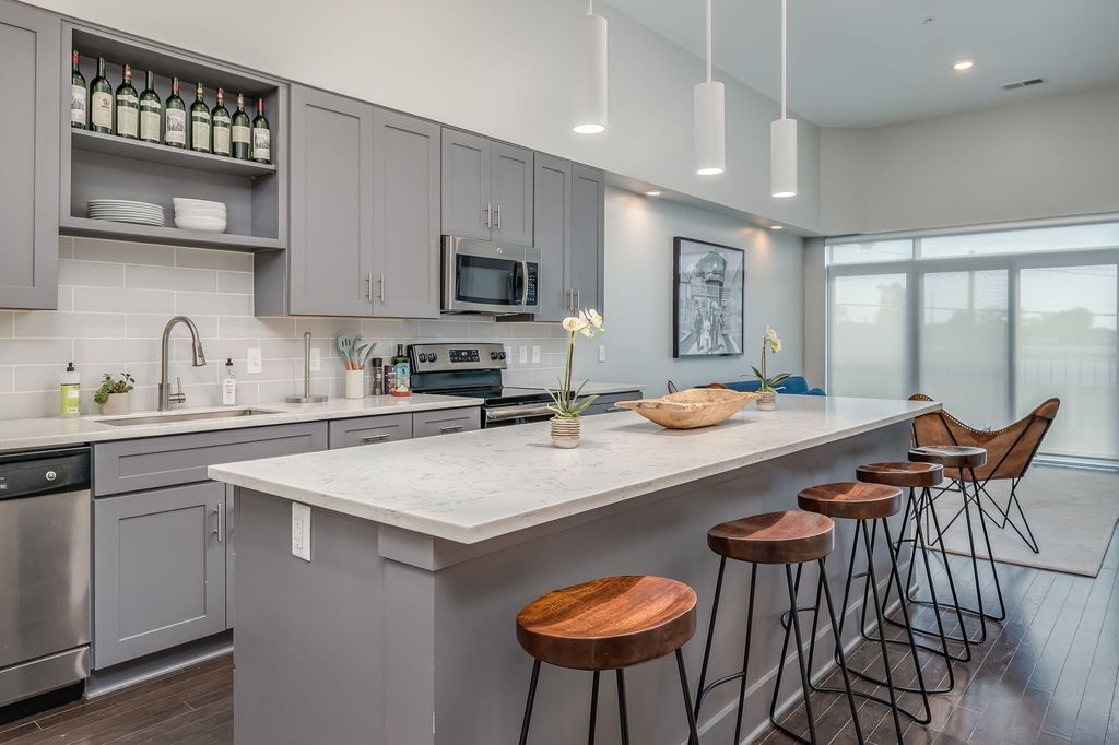 2407 8th Ave S Apt 211, Nashville, TN 37204