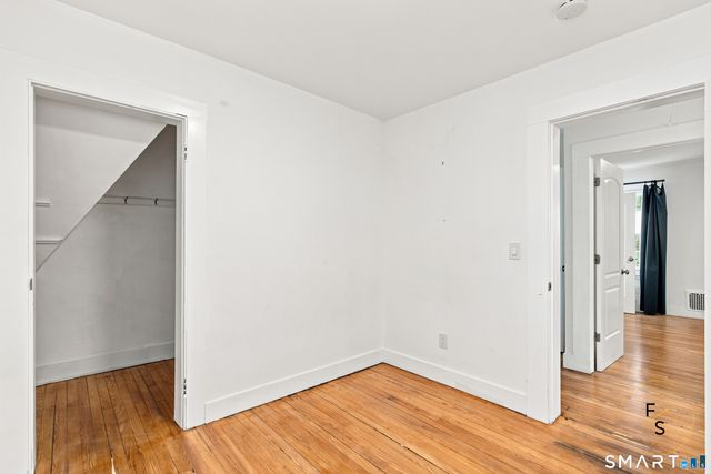 34 Harlem Avenue, Bridgeport, CT 06606