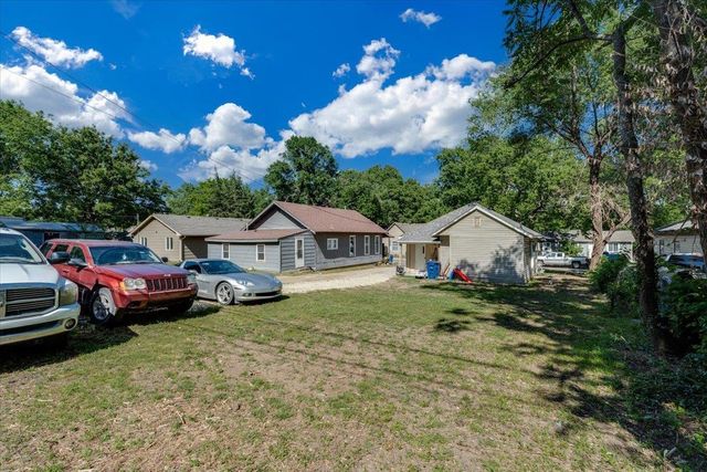 1121 N School, Augusta, KS 67010