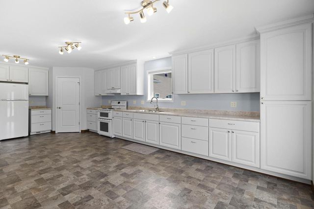 3909 16th PLACE, Kenosha, WI 53144