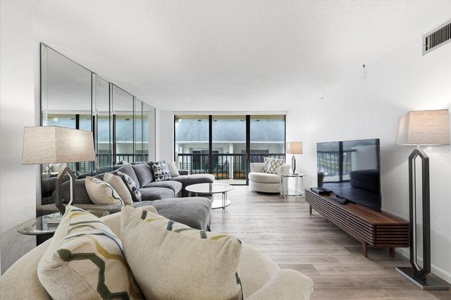 400 ISLAND WAY 312, Clearwater Beach, FL 33767