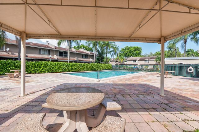 1469 SUSSEX Drive, North Lauderdale, FL 33068