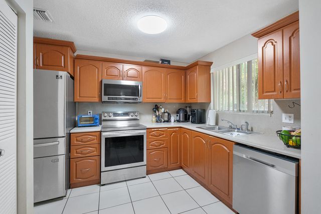 1469 SUSSEX Drive, North Lauderdale, FL 33068
