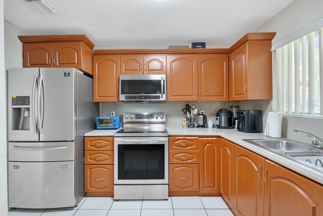 1469 SUSSEX Drive, North Lauderdale, FL 33068