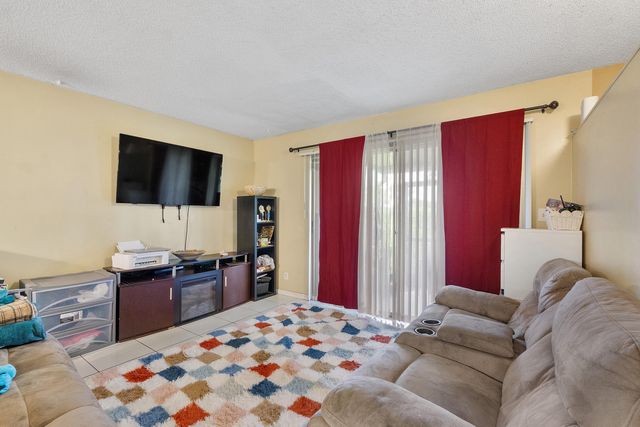 1469 SUSSEX Drive, North Lauderdale, FL 33068